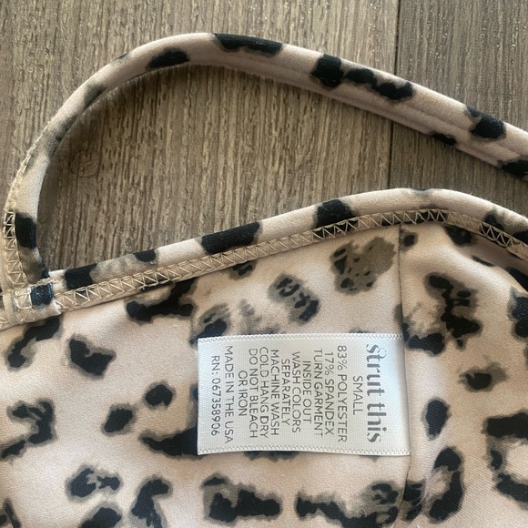 Strut This crop top size Small - Picture 3 of 3